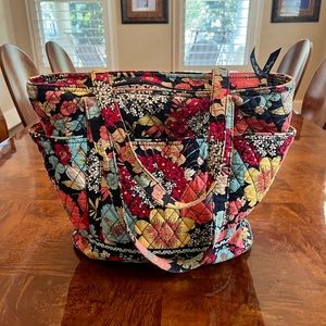 Vera Bradley “Happy Snails” “Go Round” Tote in average used condition
